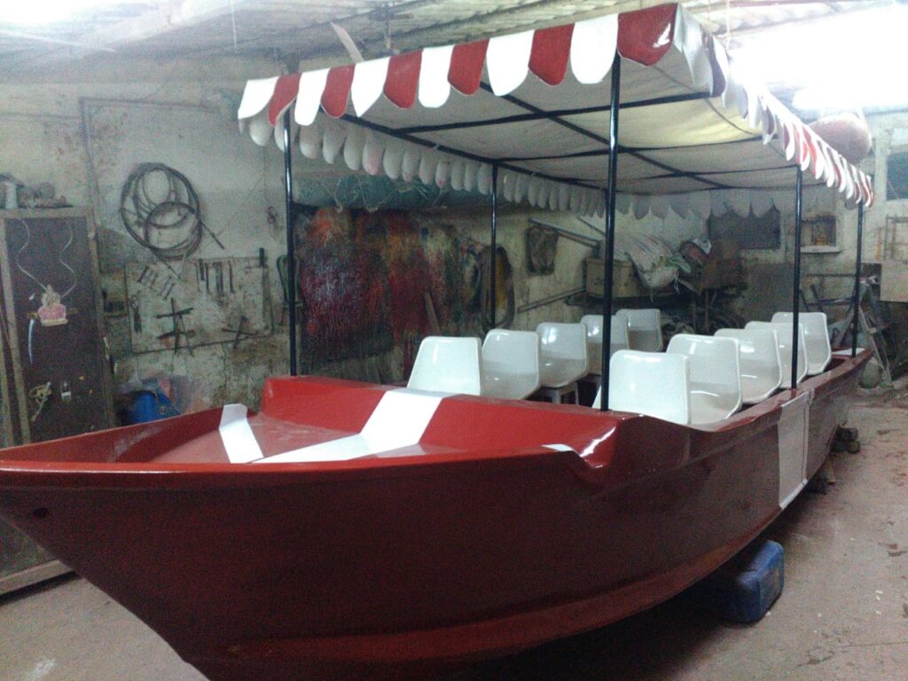 19feeter, 10pax seating( on chairs) Boat