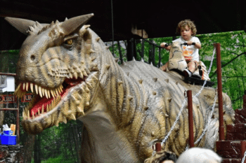 Carnotaurus Walking Dinosaur Ride