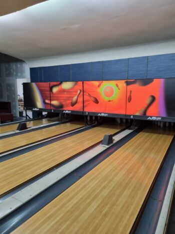 Used Bowling Available for Sale in Japan AMF 4 Lanes